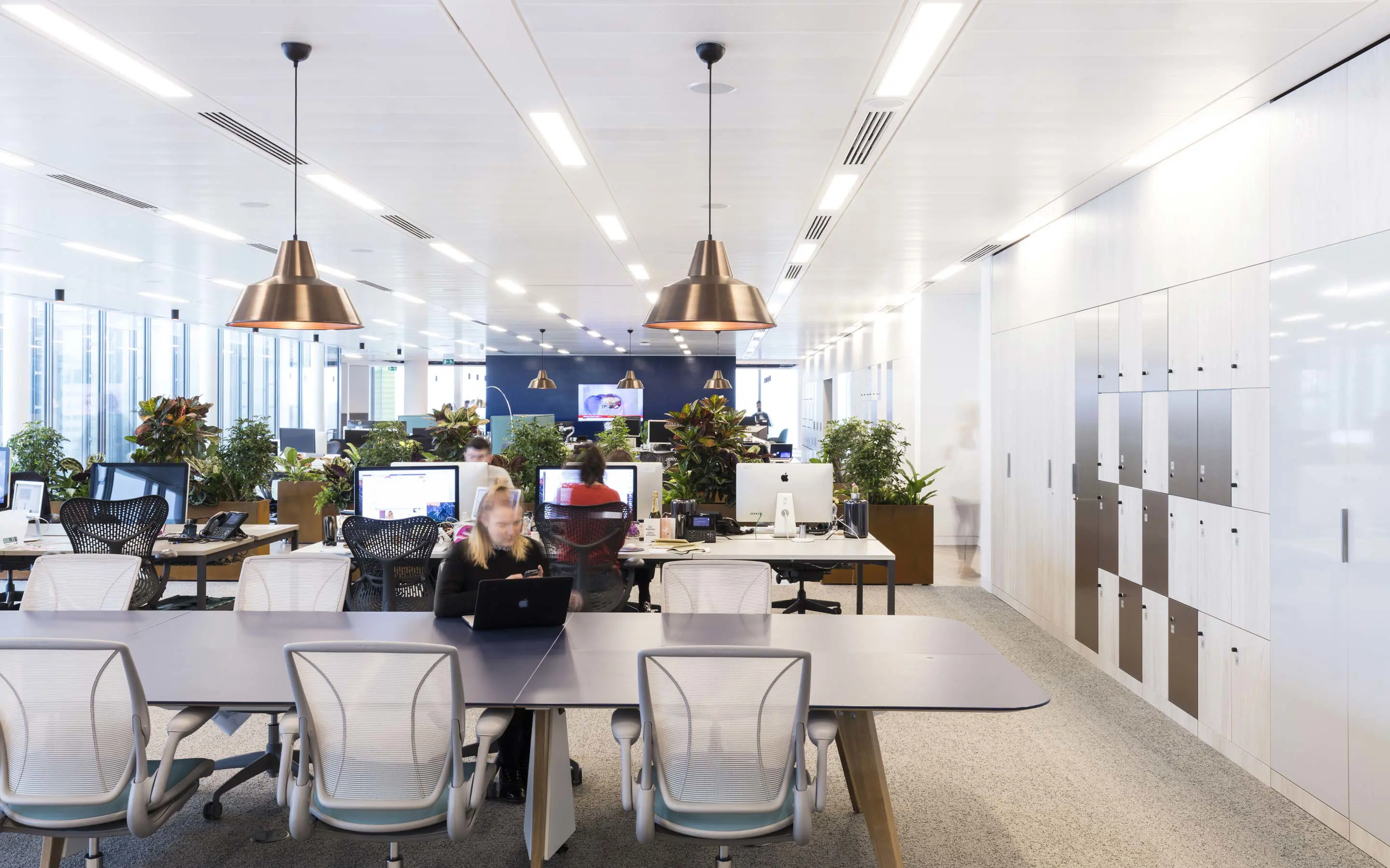 NBC Universal – Hot desks and permanent desk spaces