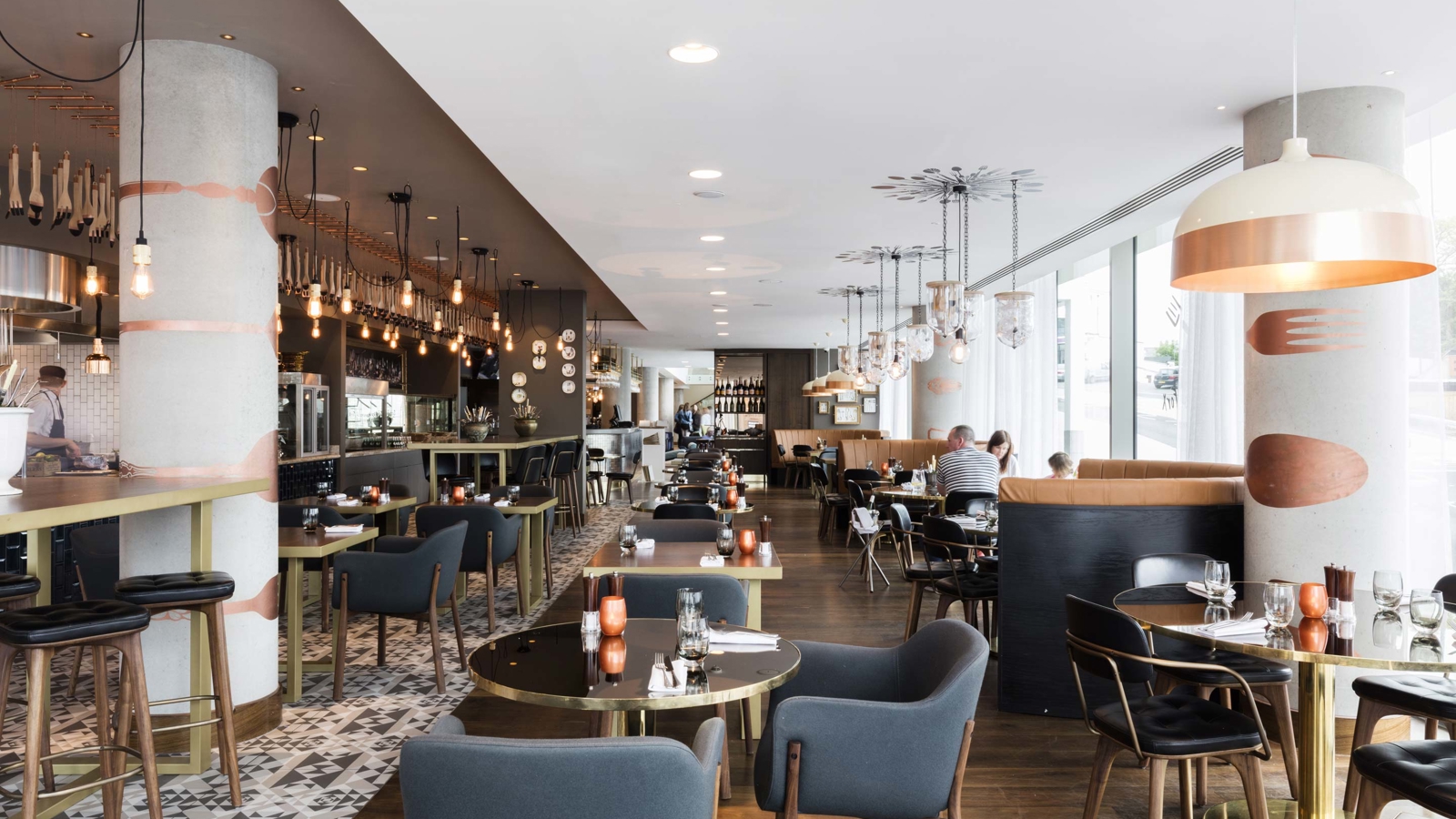 Hilton Bournemouth – Restaurant looking towards reception